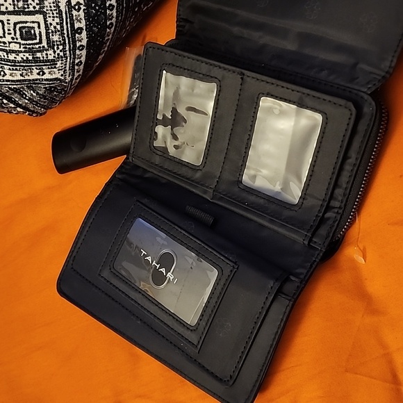 NWT Women Tahari Wallet - Picture 6 of 14